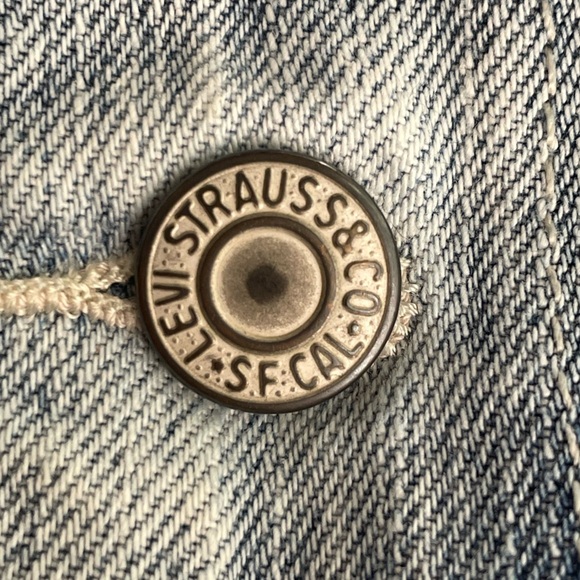 Levi’s Young Crop Trucker Denim Vest Sz M - Picture 7 of 11